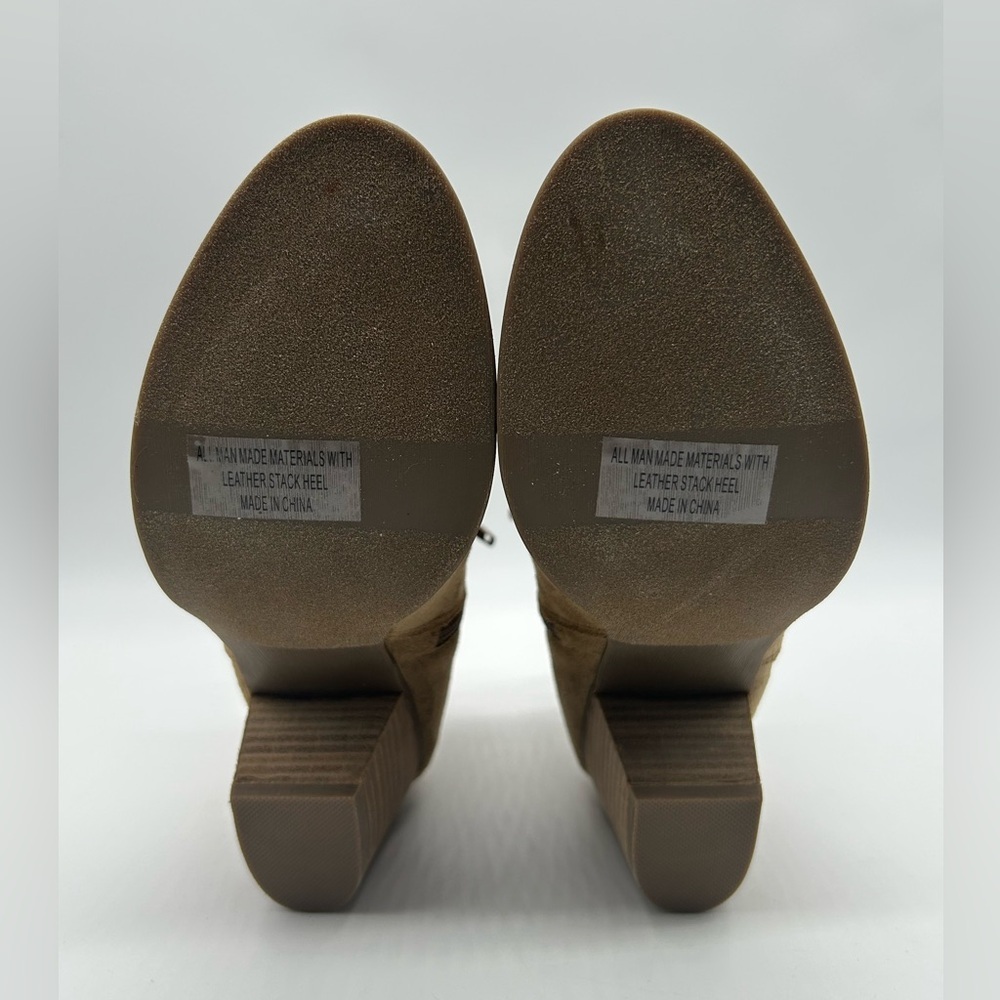 DV by Dolce Vita Collyns Chelsea Ankle Booties Stone Size 11 New With Box - Picture 10 of 13